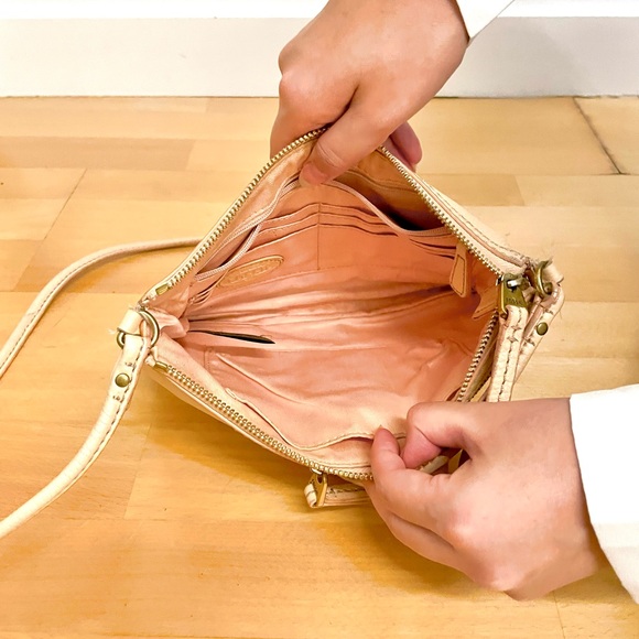 Fossil petit crossbody purse - Picture 2 of 4